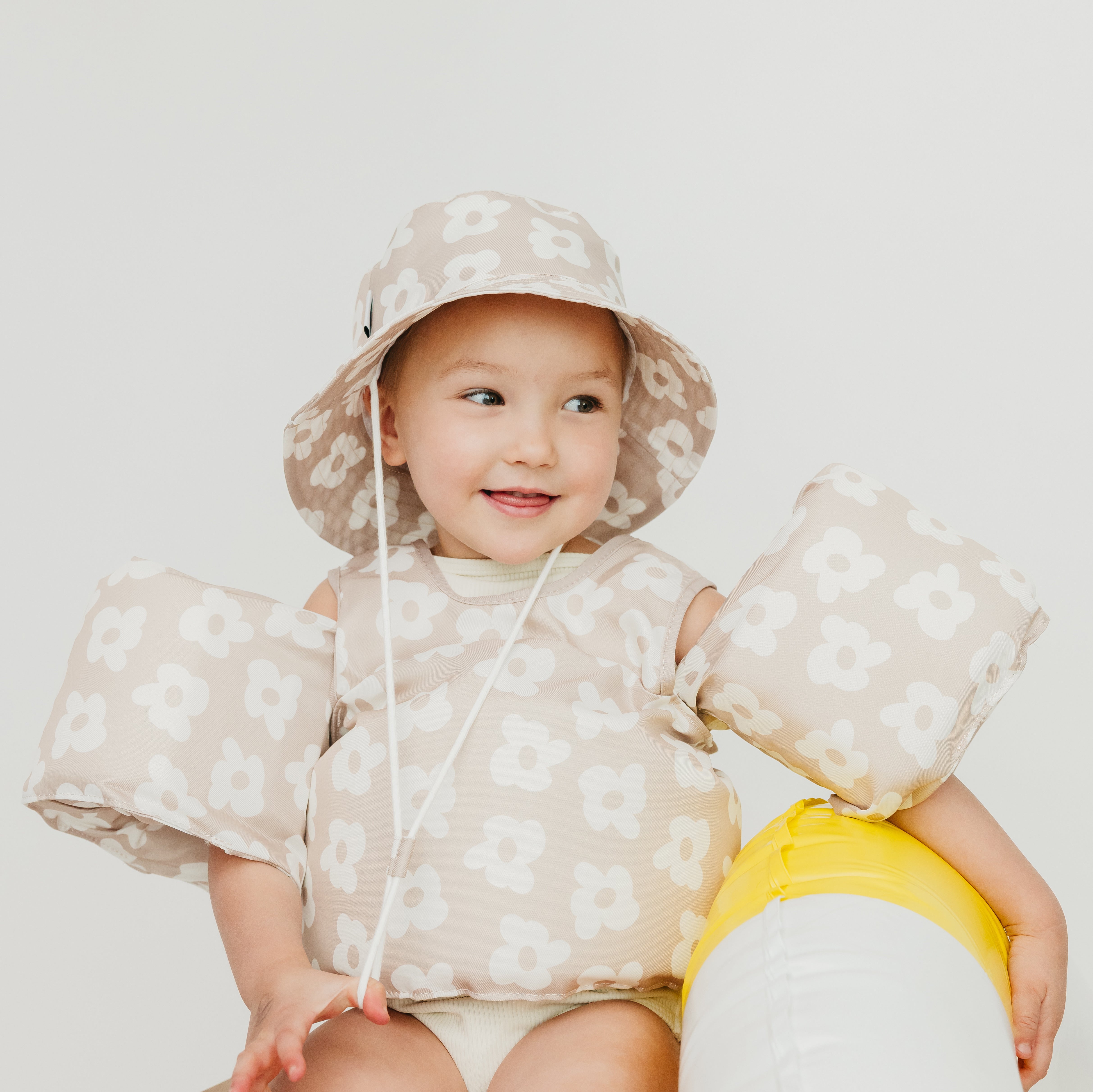 The Bucket Hat (Flower Power Neutral)